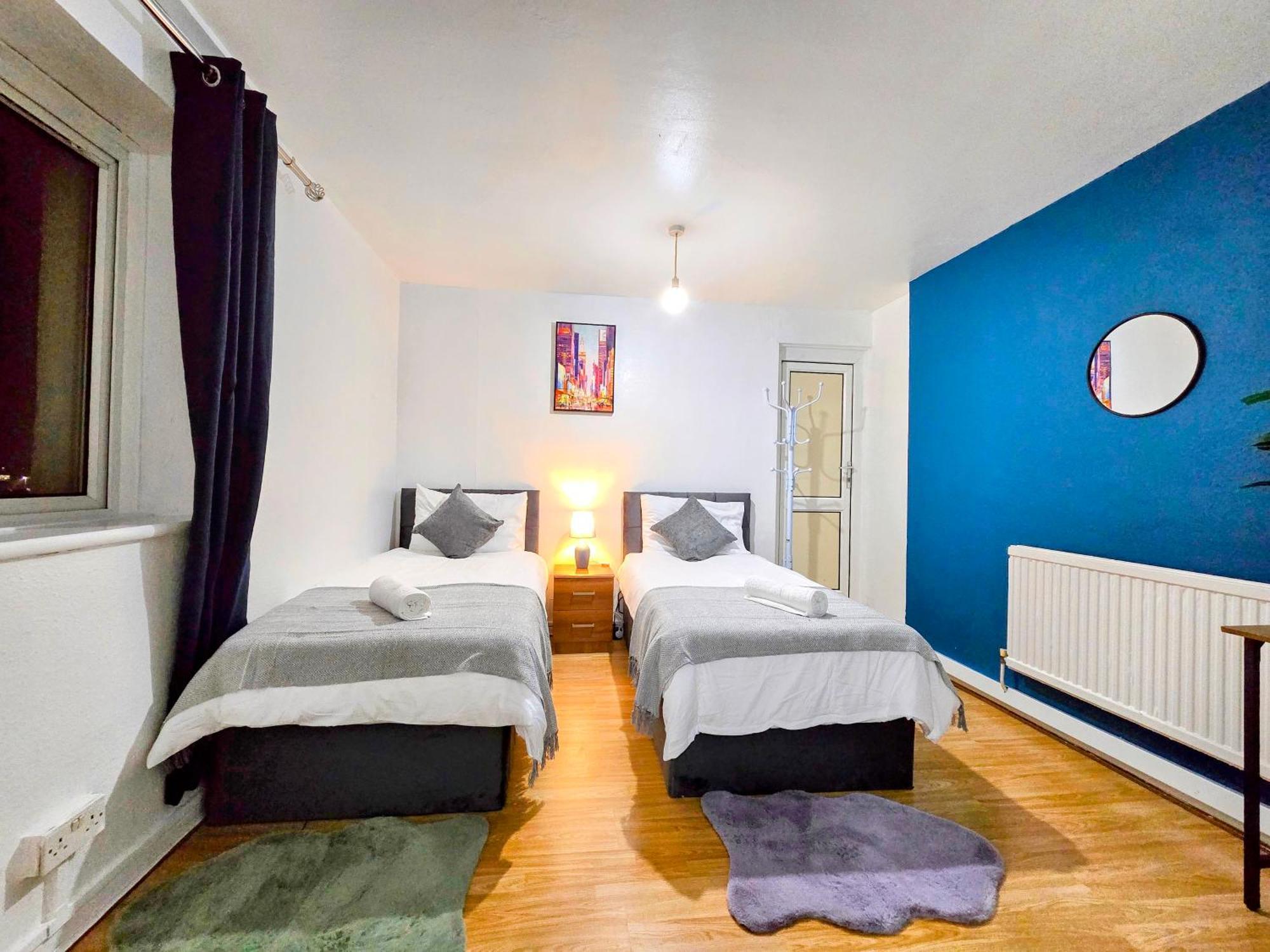 Comfy 3 Bedroom Near London Bridge & Tower Bridge Exterior photo